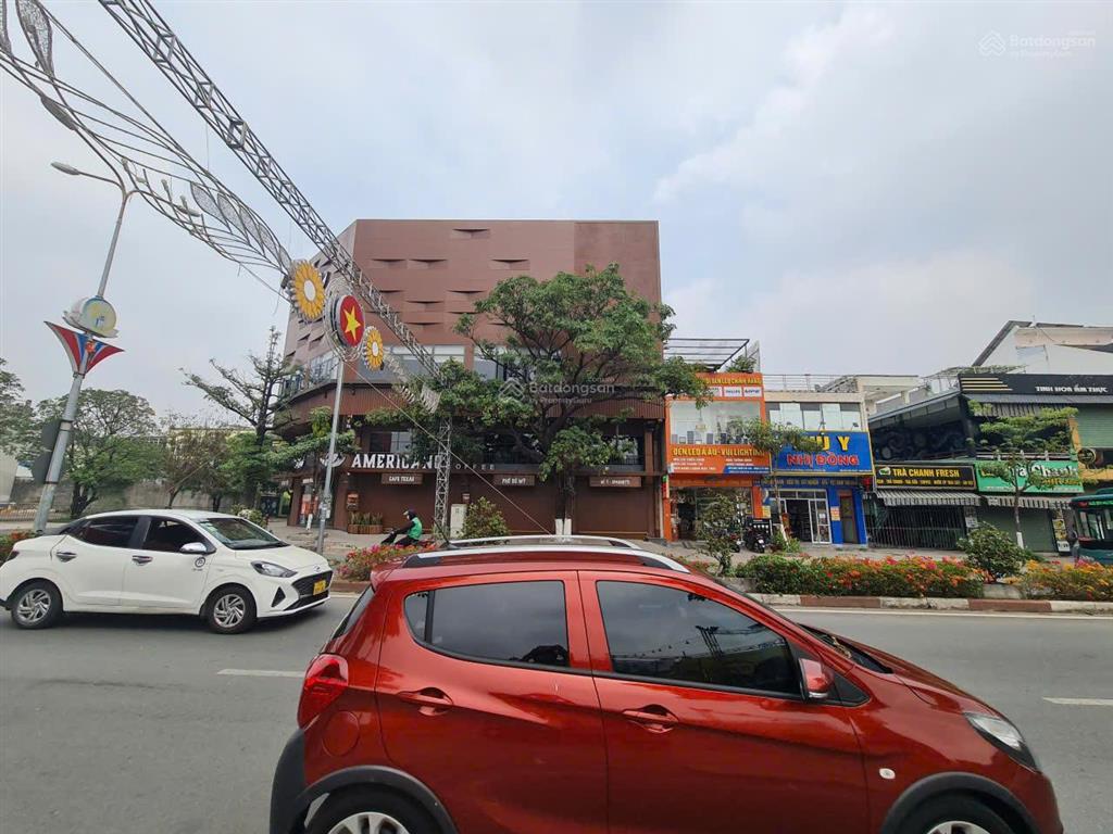 Đất vàng cực hiếm mặt tiền quảng trường 400m2 (10x40) trung tâm hành chính. bán gấp giá tốt 3x tl