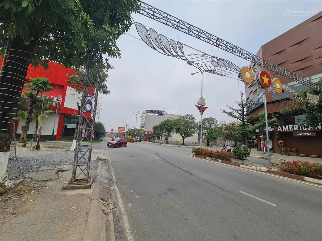 Đất vàng cực hiếm mặt tiền quảng trường 400m2 (10x40) trung tâm hành chính. bán gấp giá tốt 3x tl