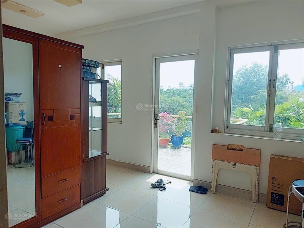 Nhà phố liền kề cực hiếm mặt tiền kdc view công viên xanh mát ngang 6m, 4 tầng. giá rẻ nhất khu vực