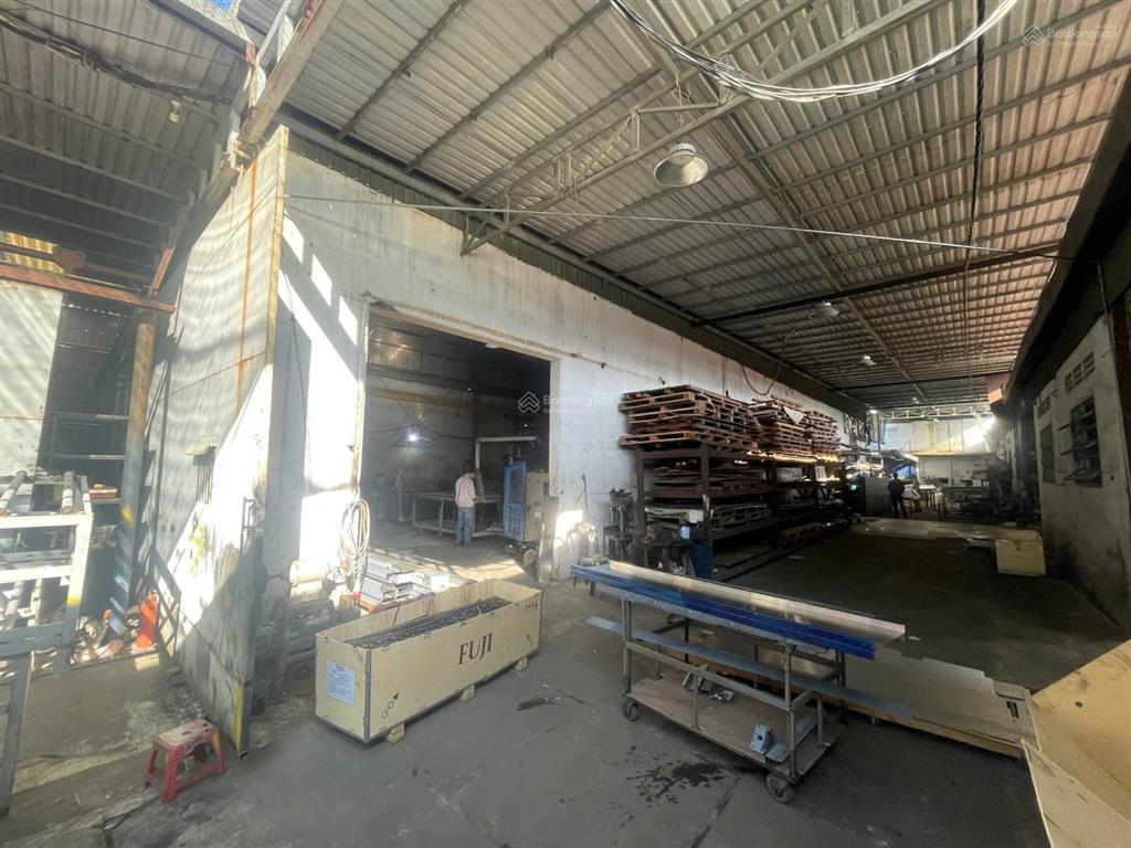 Nhà xưởng mặt tiền xuân thới đông 1, diện tích lớn 20x66m, giảm sốc bán gấp, giá rẻ bao đầu tư