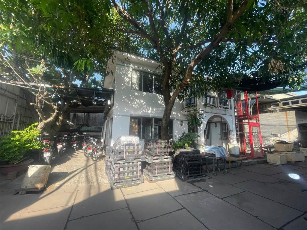 Nhà xưởng mặt tiền xuân thới đông 1, diện tích lớn 20x66m, giảm sốc bán gấp, giá rẻ bao đầu tư