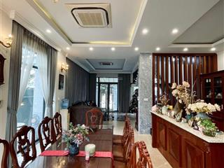 Biệt thự sân vườn cực đẹp ngay công viên đặng thuỳ trâm 10x20, 4 tầng. ngộp 19 tỷ bán gấp, giá tốt