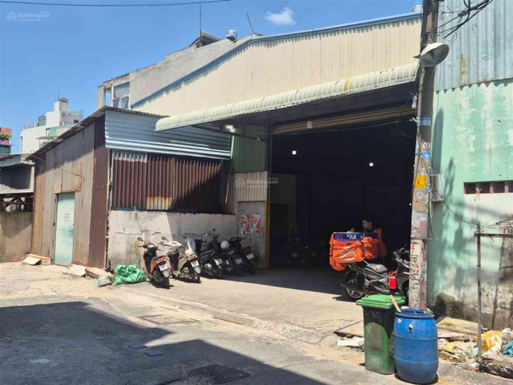 Nhà xưởng ngay aeon tân phú 15x36 full thổ cư, đang cho thuê 55 tr/th. giá chỉ 70 tr/m2