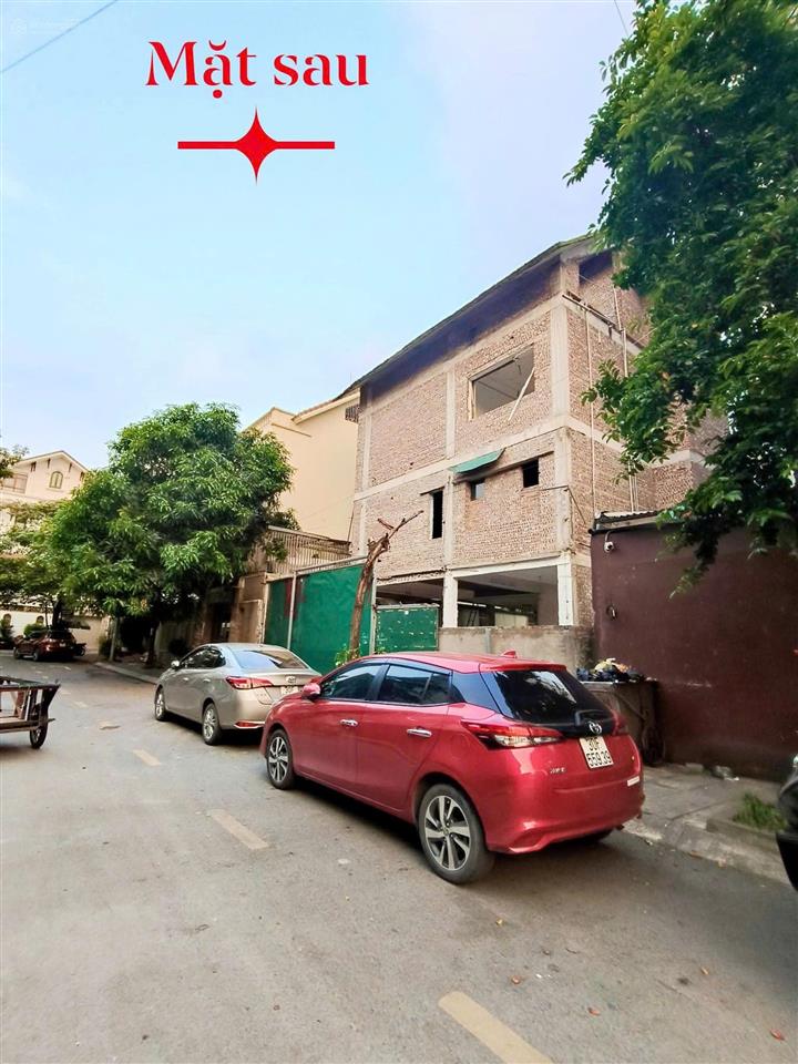 Bán nhà biệt thự 250m2, 115 tỷ tại thành phố giao lưu, đường phạm văn đồng, hai mặt tiền kinh doanh