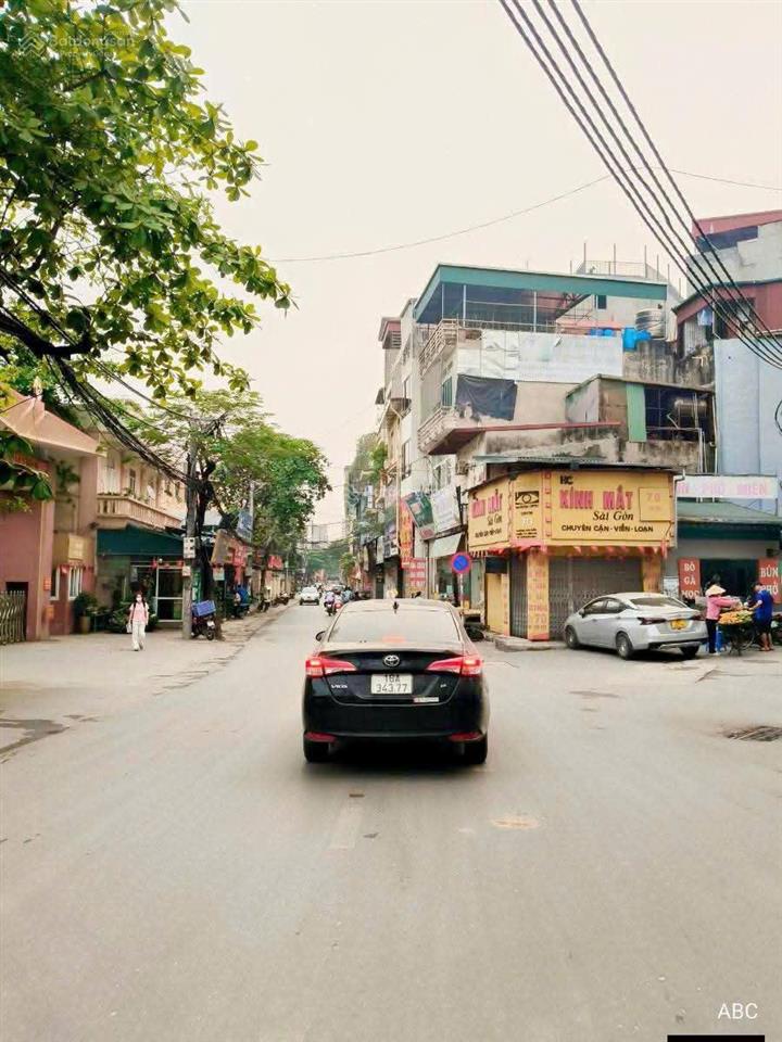 Bán nhà mới 5 tầng đường phú diễn, ô tô đỗ cổng, thang máy, full nội thất ở ngay 40m2 chào 9,1 tỷ