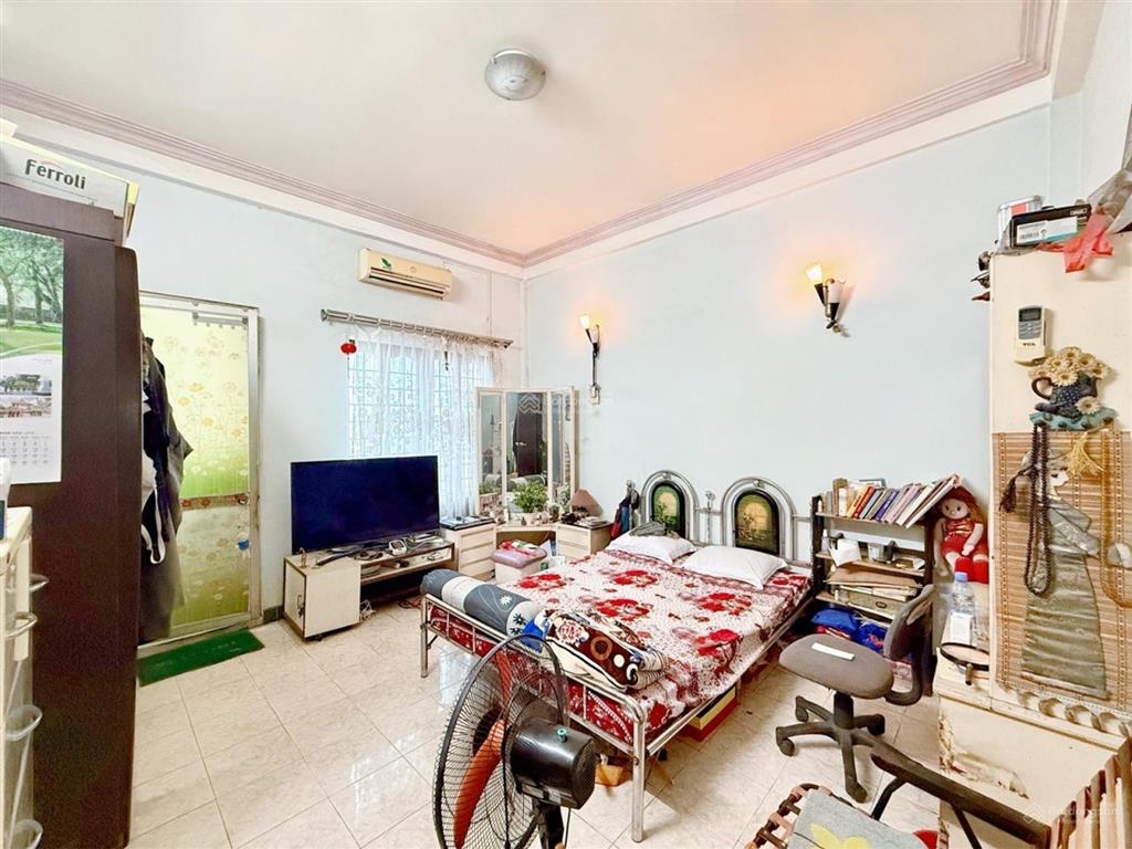 Nhà mặt tiền 3 tầng  100m² (4 x 25)  4 phòng ngủ  chỉ nhỉnh 21 tỷ