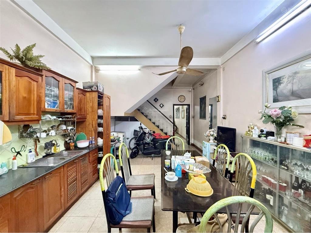 Nhà mặt tiền 3 tầng  100m² (4 x 25)  4 phòng ngủ  chỉ nhỉnh 21 tỷ