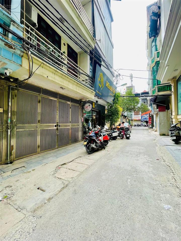 Chỉ hơn 12 tỷ có ngay ô tô 7 chỗ vào nhà!
bán nhà doãn kế thiện 40m2, ô tô tránh