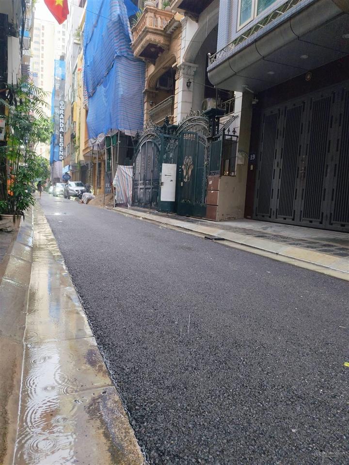 Bán nhà 106 hoàng quốc việt 64m2, nhà 2 mặt ngõ. phân lô vỉa hè ô tô tránh, cách 1 nhà ra mặt ngõ