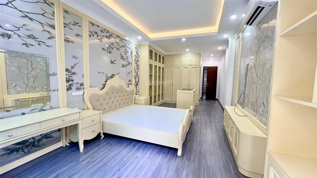 Bán nhà 89 lạc long quân 46m2, 7 tầng thang máy  phân lô ô tô tránh  gara ô tô  thông sàn