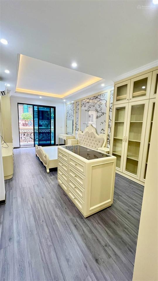 Bán nhà 89 lạc long quân 46m2, 7 tầng thang máy  phân lô ô tô tránh  gara ô tô  thông sàn