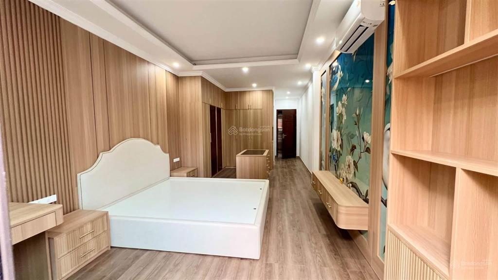 Bán nhà 89 lạc long quân 46m2, 7 tầng thang máy  phân lô ô tô tránh  gara ô tô  thông sàn