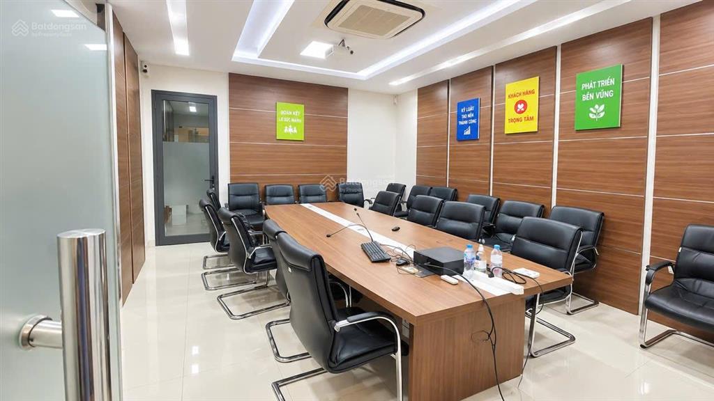 Cực hiêm! chỉ hơn 20 tỷ có nhà phạm tuấn tài 61m2, mt 5m  thang máy, phân lô vỉa hè ô tô tránh