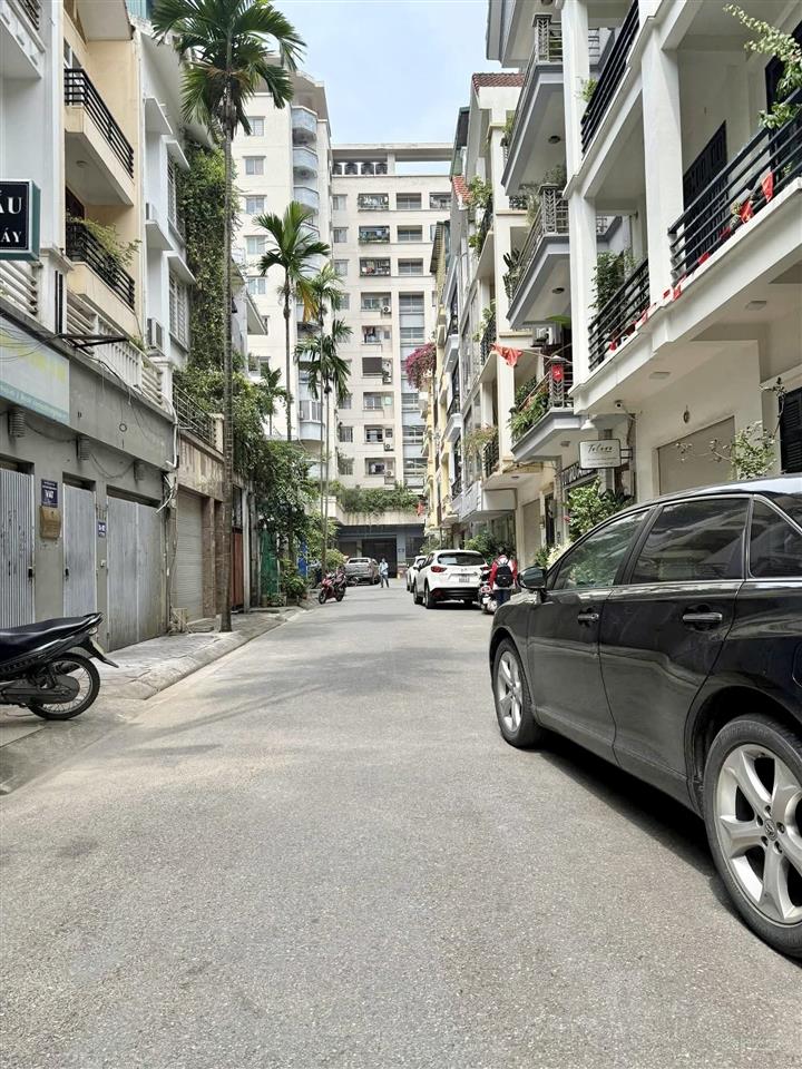 Bán nhà kđt yên hoà 75m2mt 6m  phân lô vỉa hè ô tô tránh