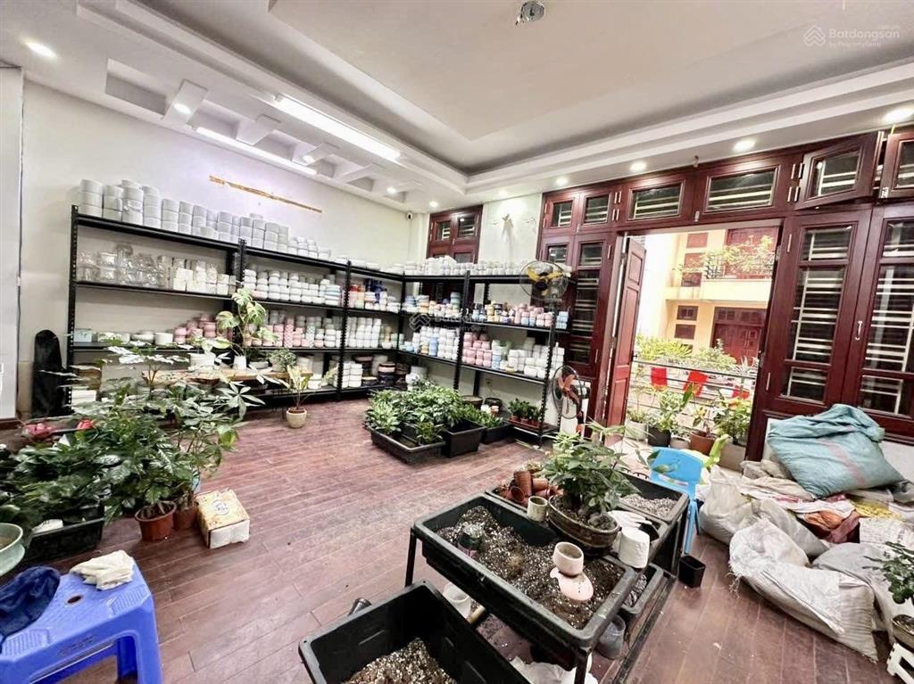 Bán nhà kđt yên hoà 75m2mt 6m  phân lô vỉa hè ô tô tránh