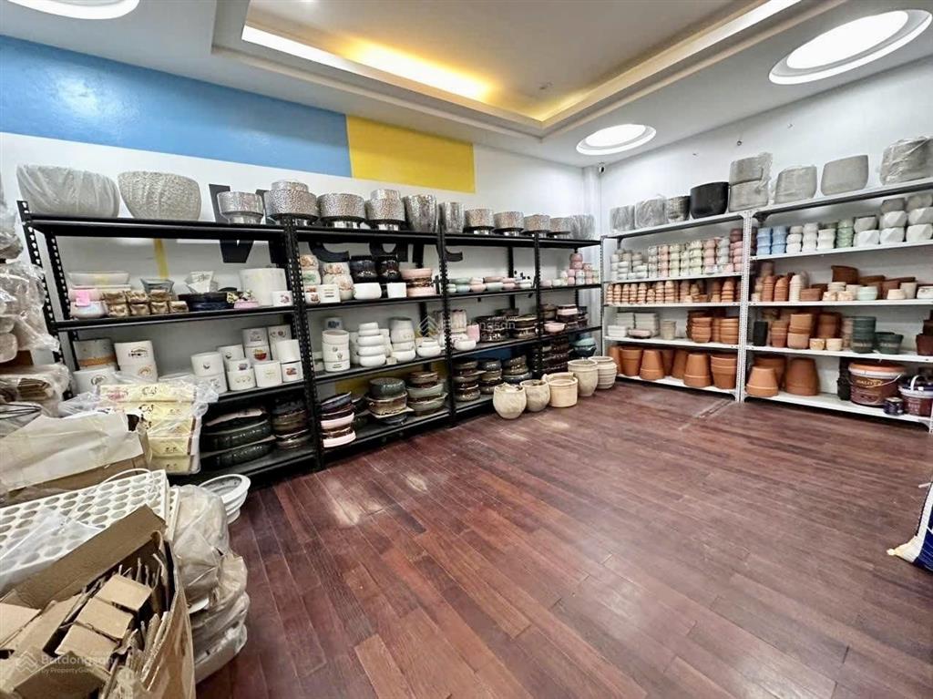 Bán nhà kđt yên hoà 75m2mt 6m  phân lô vỉa hè ô tô tránh