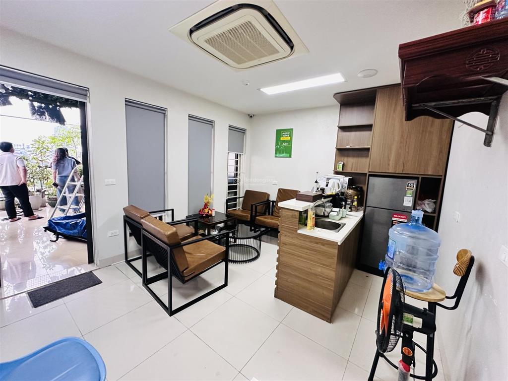 Nguồn kín! bán nhà phạm tuấn tài 61m2  thang máy  phân lô vỉa hè 3 ô tô tránh