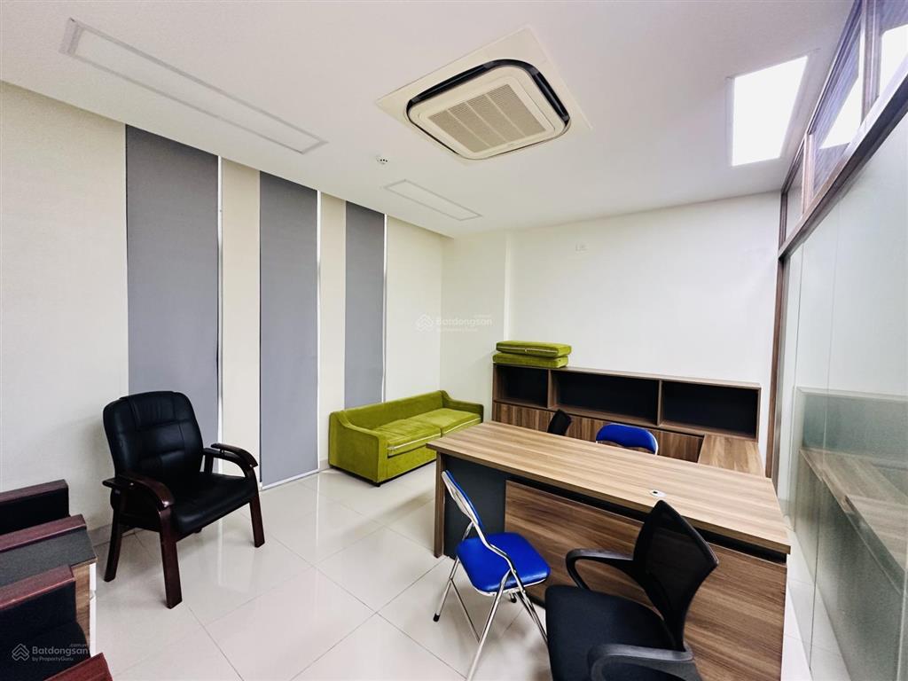 Nguồn kín! bán nhà phạm tuấn tài 61m2  thang máy  phân lô vỉa hè 3 ô tô tránh