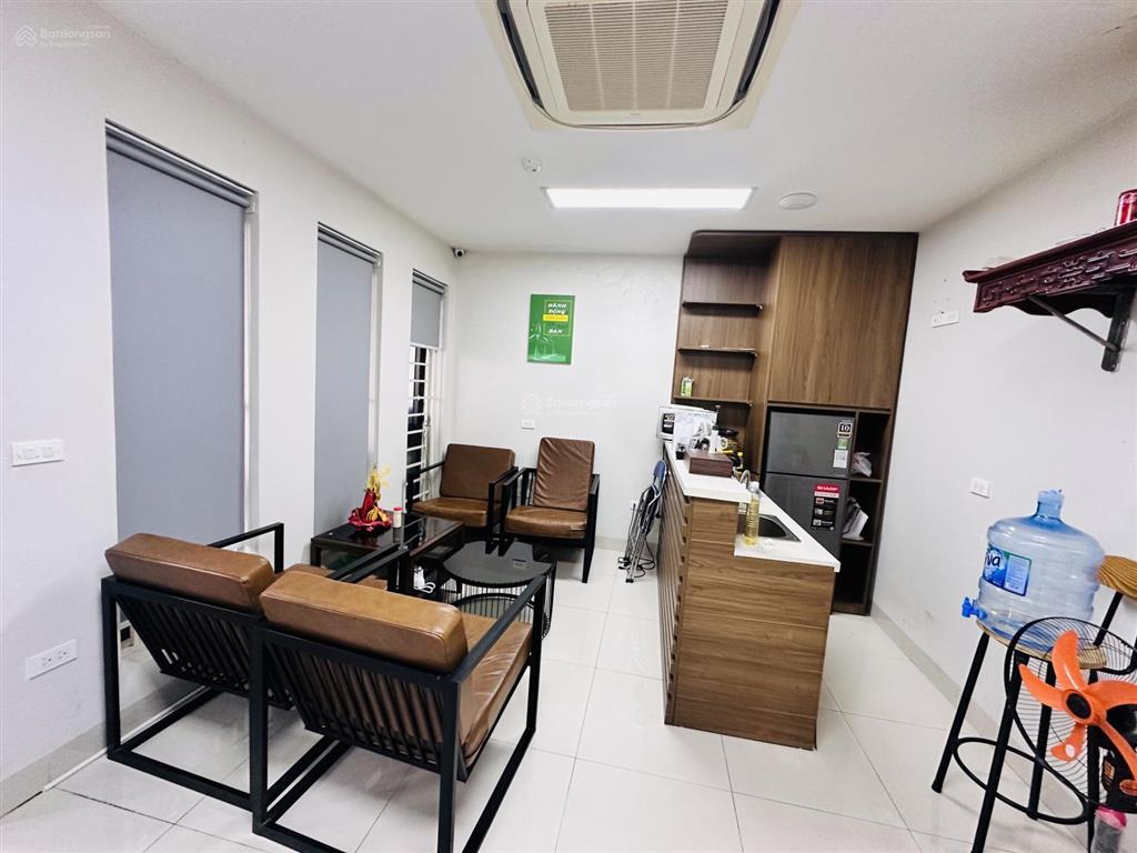 Nguồn kín! bán nhà phạm tuấn tài 61m2  thang máy  phân lô vỉa hè 3 ô tô tránh