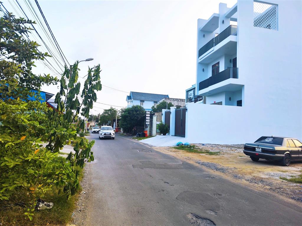 CẦN BÁN 526M2 ĐẤT THỔ CƯ MT ĐƯỜNG NHỰA XE TẢI TỚI ĐẤT
