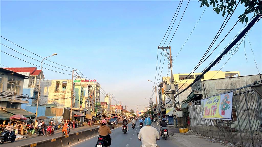 CẦN BÁN 200M2 NHÀ 1 TẤM ĐẸP MT ĐƯỜNG NGUYỄN HỮU TRÍ