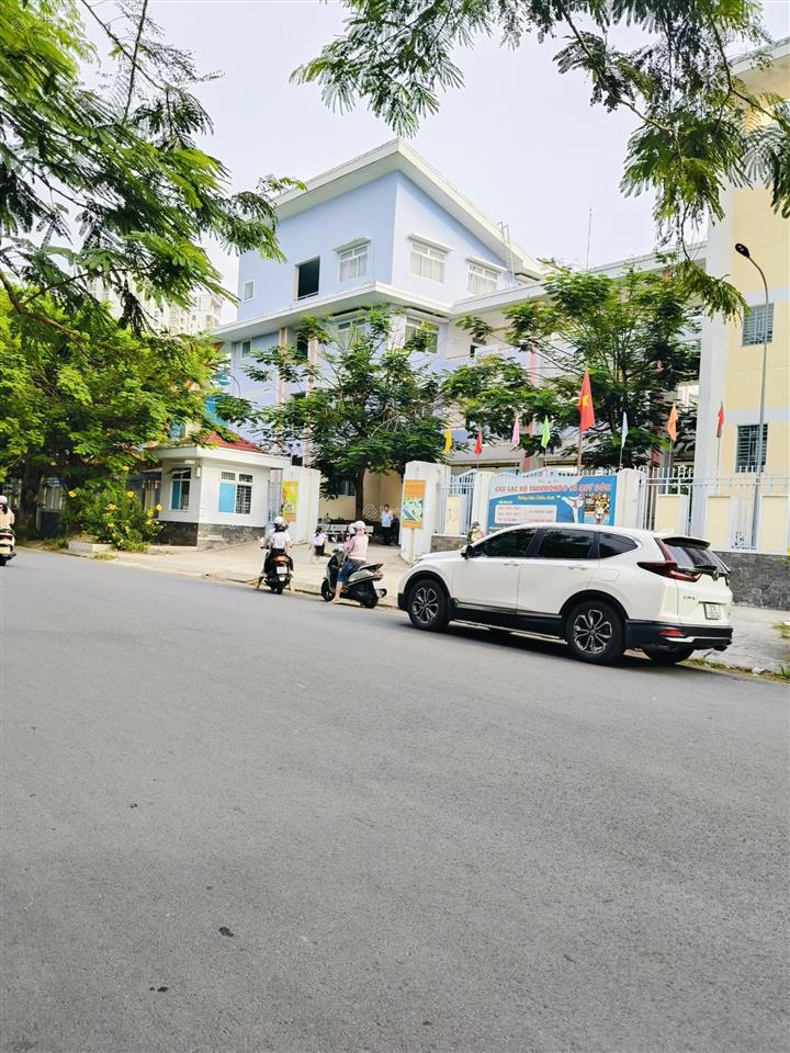 Bán nhà mặt tiền kdc intresco nguyễn văn linh  5x20  4 tầng nhỉnh 7 tỷ