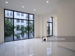 Cho thuê mặt bằng 2 tầng trệt + lầu 1 nhà phố vinhomes grand park hoàn thiện đẹp