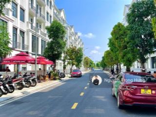 Bán nhà phố diện tích 84m²tổng sàn 243m² nhà thô đã có sổ giá chỉ 14,5 tỷ