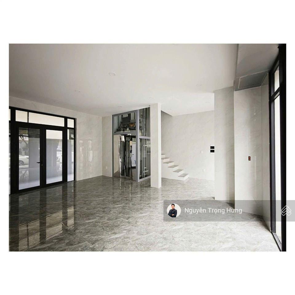 Mặt bằng 84m² gần trường học phù hợp mở trung tâm, spa, văn phòng,... full máy lạnh, thang máy