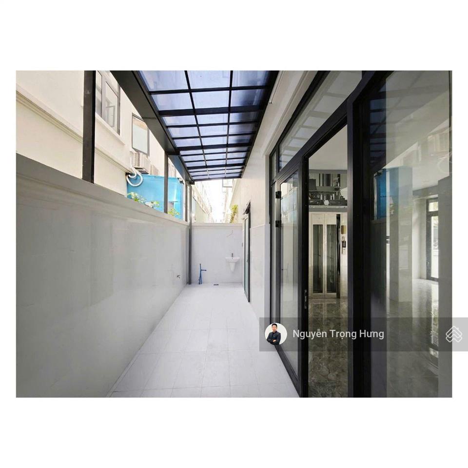Mặt bằng 84m² gần trường học phù hợp mở trung tâm, spa, văn phòng,... full máy lạnh, thang máy