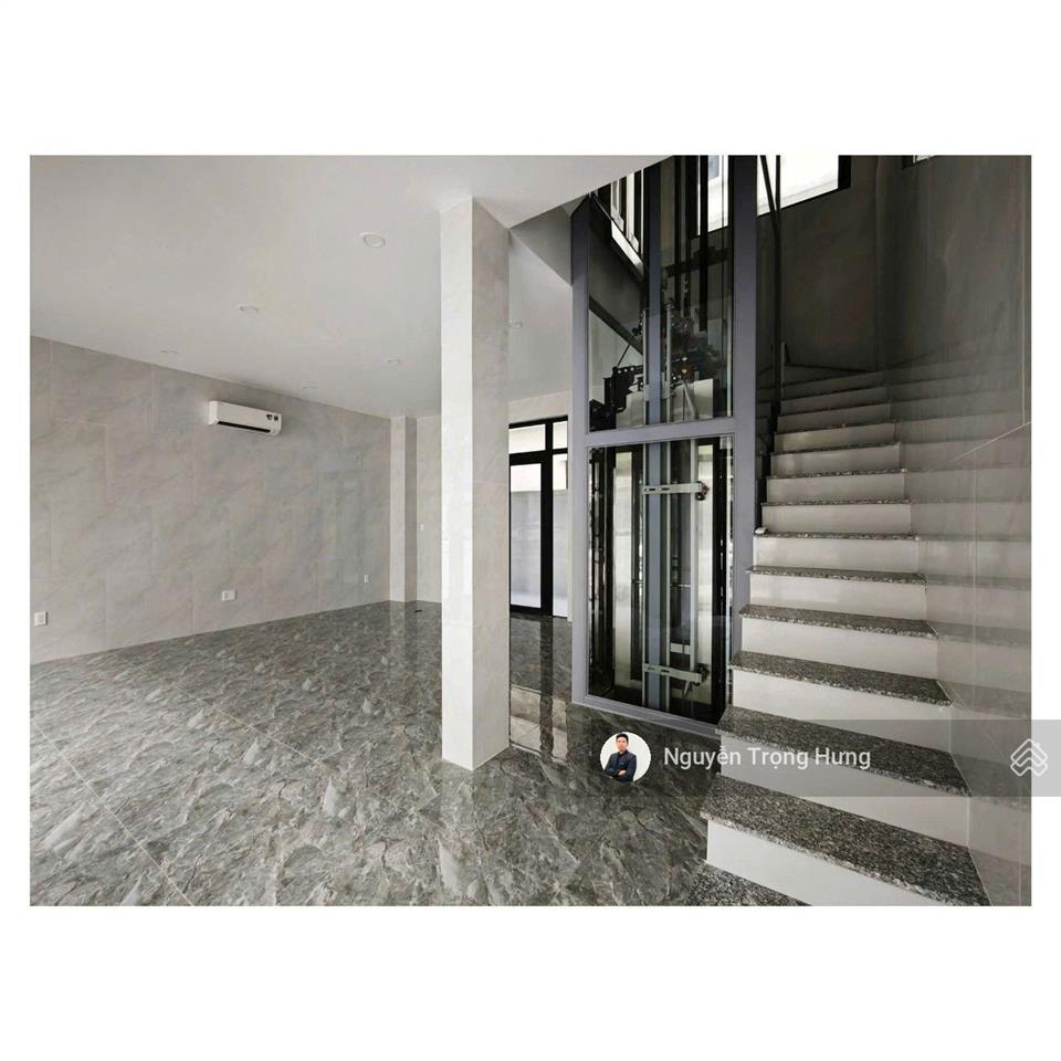 Mặt bằng 84m² gần trường học phù hợp mở trung tâm, spa, văn phòng,... full máy lạnh, thang máy