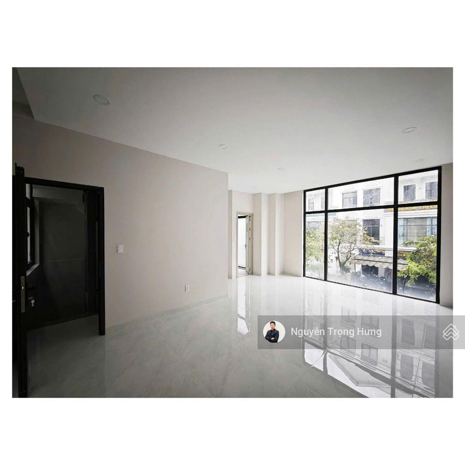 Mặt bằng 84m² gần trường học phù hợp mở trung tâm, spa, văn phòng,... full máy lạnh, thang máy