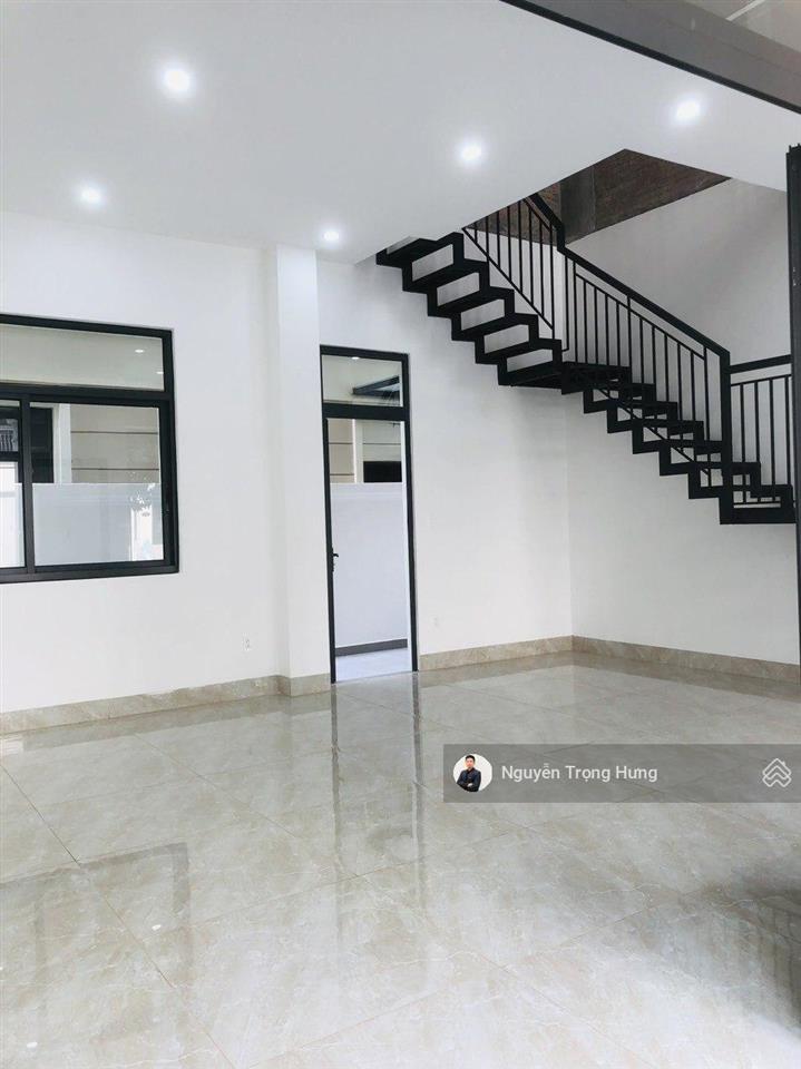 Bán nhà phố 5 tầng diện tích đất 84m2 hoàn thiện, sẵn sổ khu manhattan đông đúc
