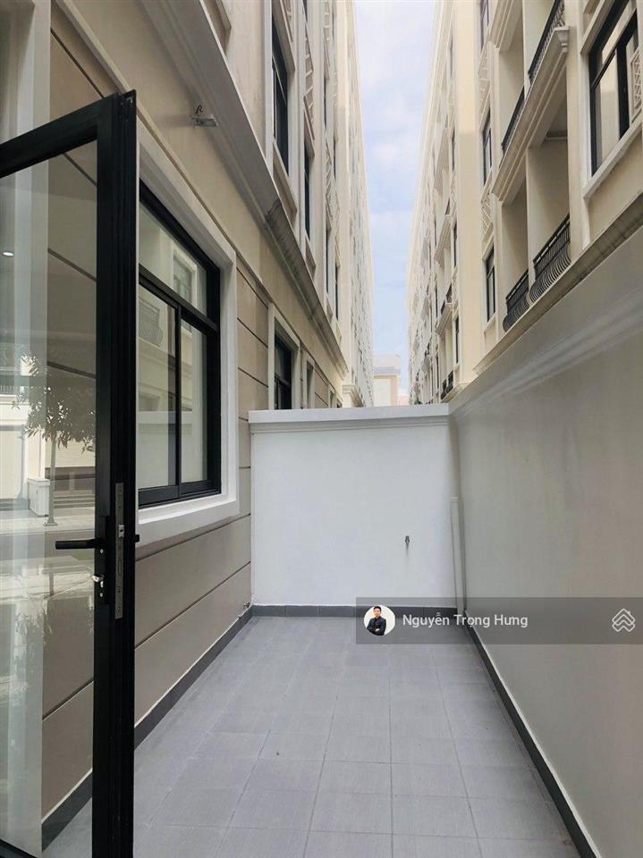Bán nhà phố 5 tầng diện tích đất 84m2 hoàn thiện, sẵn sổ khu manhattan đông đúc