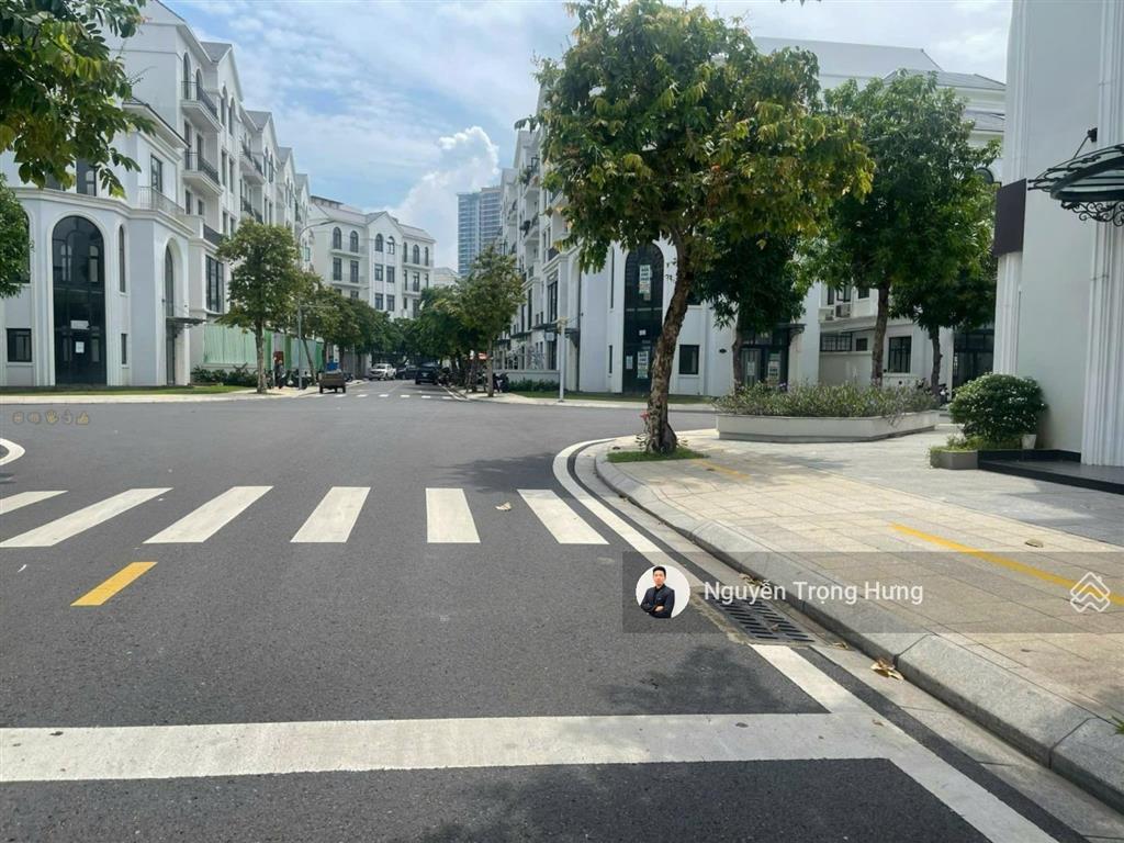 Bán căn nhà phố 132m2 full đất, hoàn thiện 5 tầng khu vực đông đúc giá tốt nhất khu nhà phố