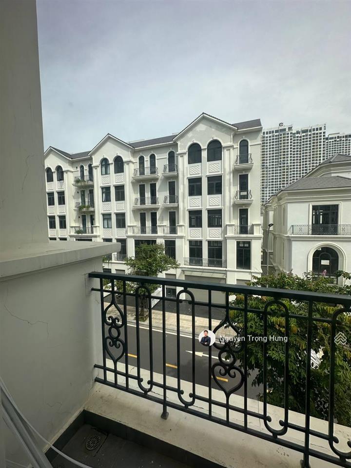 Bán căn nhà phố 132m2 full đất, hoàn thiện 5 tầng khu vực đông đúc giá tốt nhất khu nhà phố