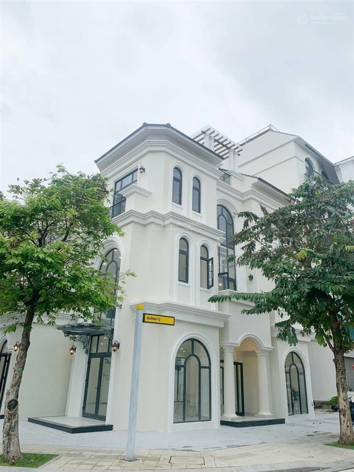 Cho thuê căn góc biệt thự đối diện cổng trường vinschool thuận tiện kinh doanh nhiều lĩnh vực