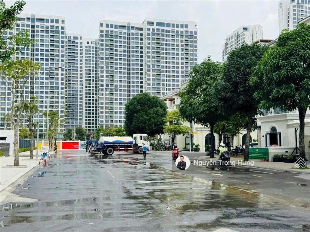 Cho thuê căn góc biệt thự đối diện cổng trường vinschool thuận tiện kinh doanh nhiều lĩnh vực