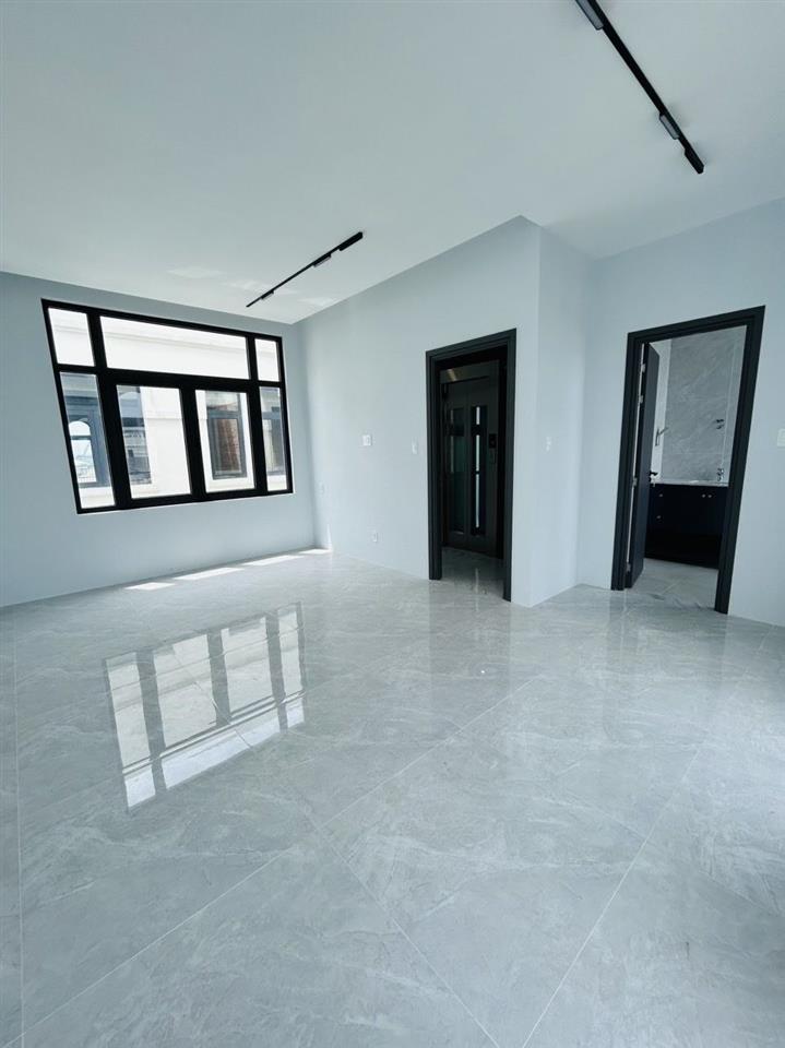 Cho thuê nhà phố manhattan hoàn thiện đẹp có thang máy  máy lạnh  rèm ngăn sẵn 4 phòng