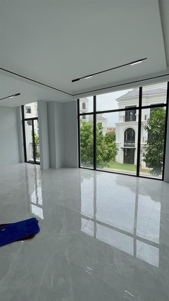 Cho thuê nhà phố manhattan hoàn thiện đẹp có thang máy  máy lạnh  rèm ngăn sẵn 4 phòng