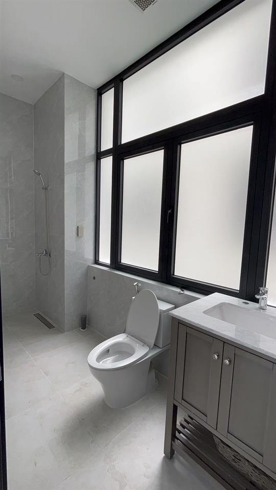 Cho thuê nhà phố manhattan hoàn thiện đẹp có thang máy  máy lạnh  rèm ngăn sẵn 4 phòng