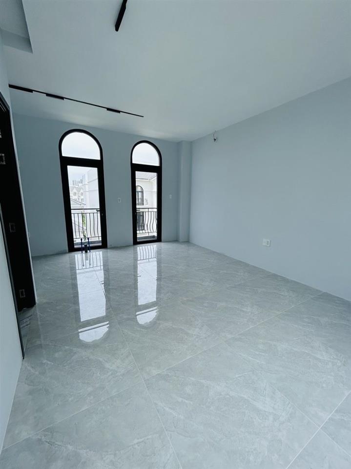 Cho thuê nhà phố manhattan hoàn thiện đẹp có thang máy  máy lạnh  rèm ngăn sẵn 4 phòng