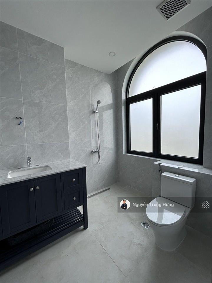 Cho thuê nhà phố manhattan hoàn thiện đẹp có thang máy  máy lạnh  rèm ngăn sẵn 4 phòng