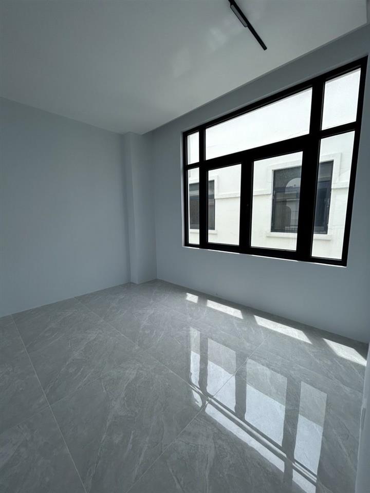 Cho thuê nhà phố manhattan hoàn thiện đẹp có thang máy  máy lạnh  rèm ngăn sẵn 4 phòng