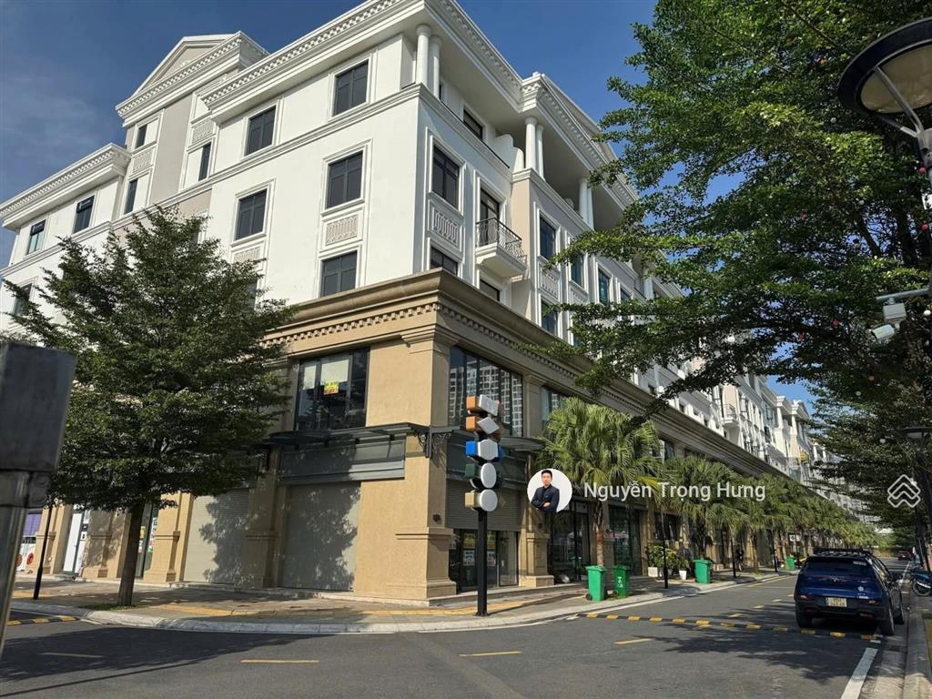 Cho thuê shophouse 5 tầng broadway vinhomes grand park 30tr/th