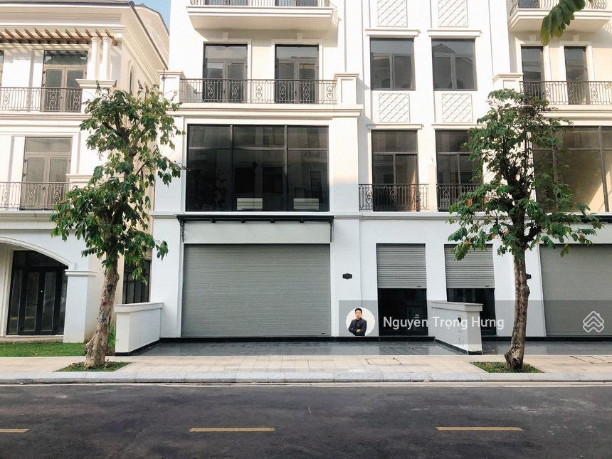 Cần bán gấp căn nhà phố liền kề 162m2 (9x18) có xẻ khe 2 mặt thoáng tại vinhomes grand park