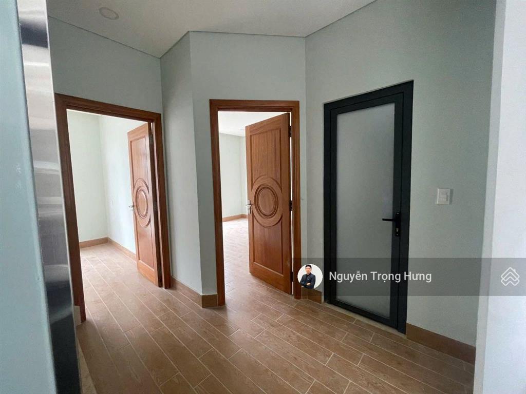 Nhà phố vinhomes grand park | 84m² rộng rãi, thang máy, máy lạnh, ngăn phòng | vị trí đẹp