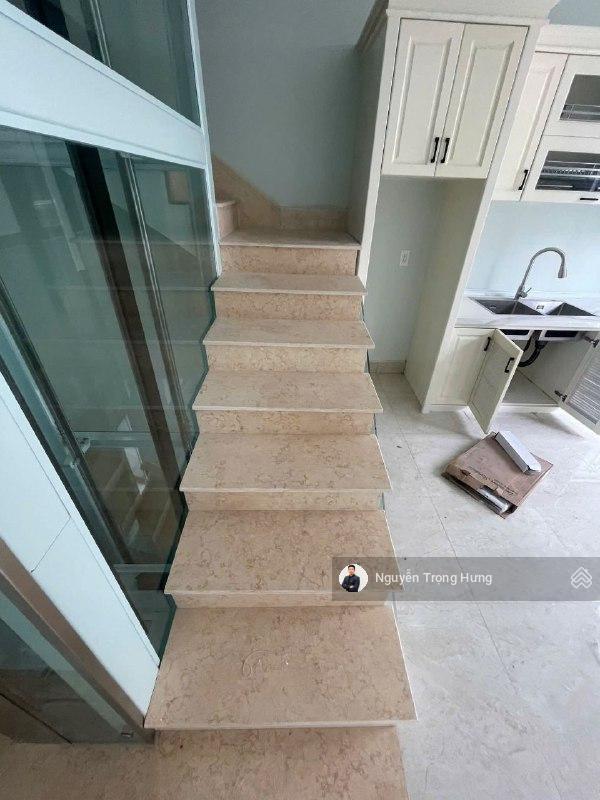 Nhà phố vinhomes grand park | 84m² rộng rãi, thang máy, máy lạnh, ngăn phòng | vị trí đẹp
