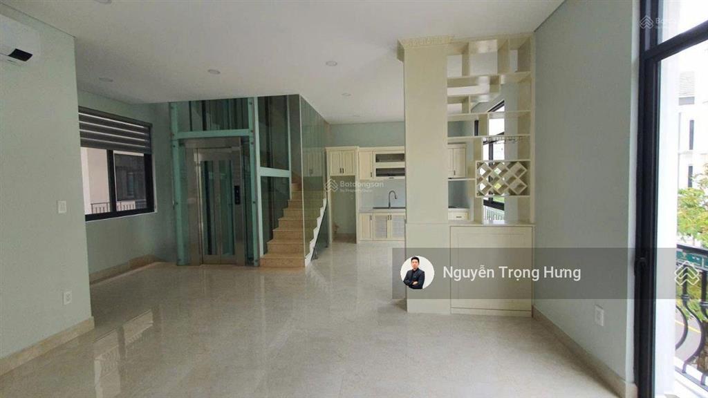 Nhà phố vinhomes grand park | 84m² rộng rãi, thang máy, máy lạnh, ngăn phòng | vị trí đẹp