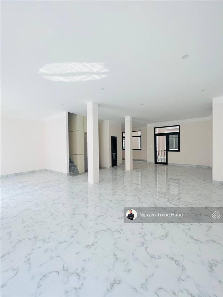 Cho thuê trệt và lầu 1 nhà phố 144m2 thuận tiện làm văn phòng kinh doanh spa, salon, studio, online